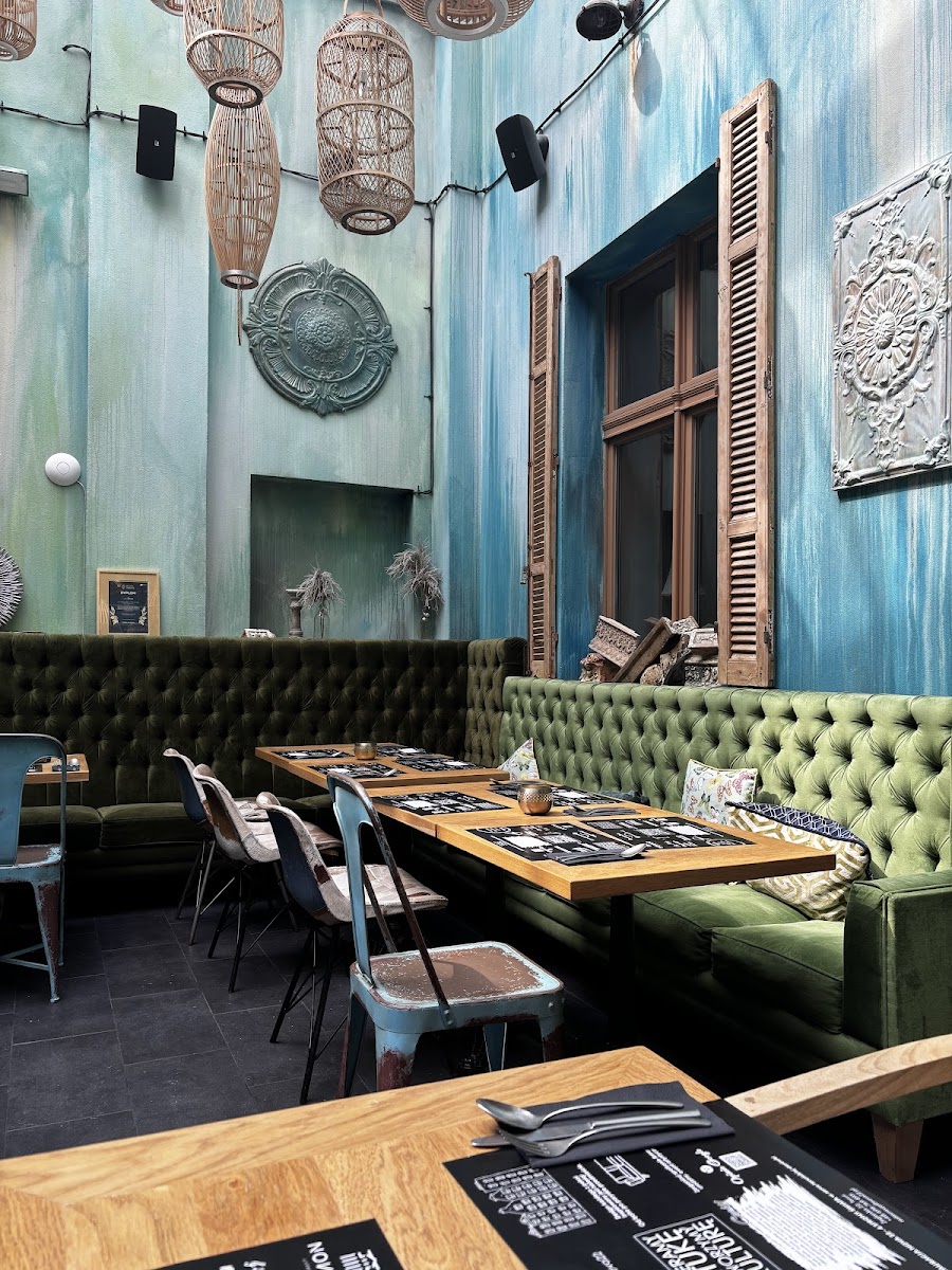 Restauracja Nova 22 - 4 Strony Swiata-3